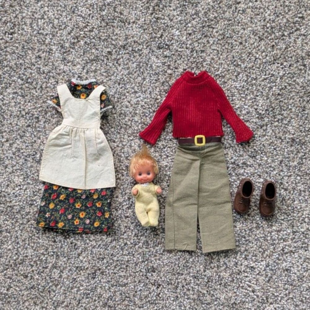 Vintage 1974 Mattel The Sunshine Family Clothing & Baby Sweets Doll Lot